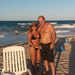 Apto temporada com vista para o mar